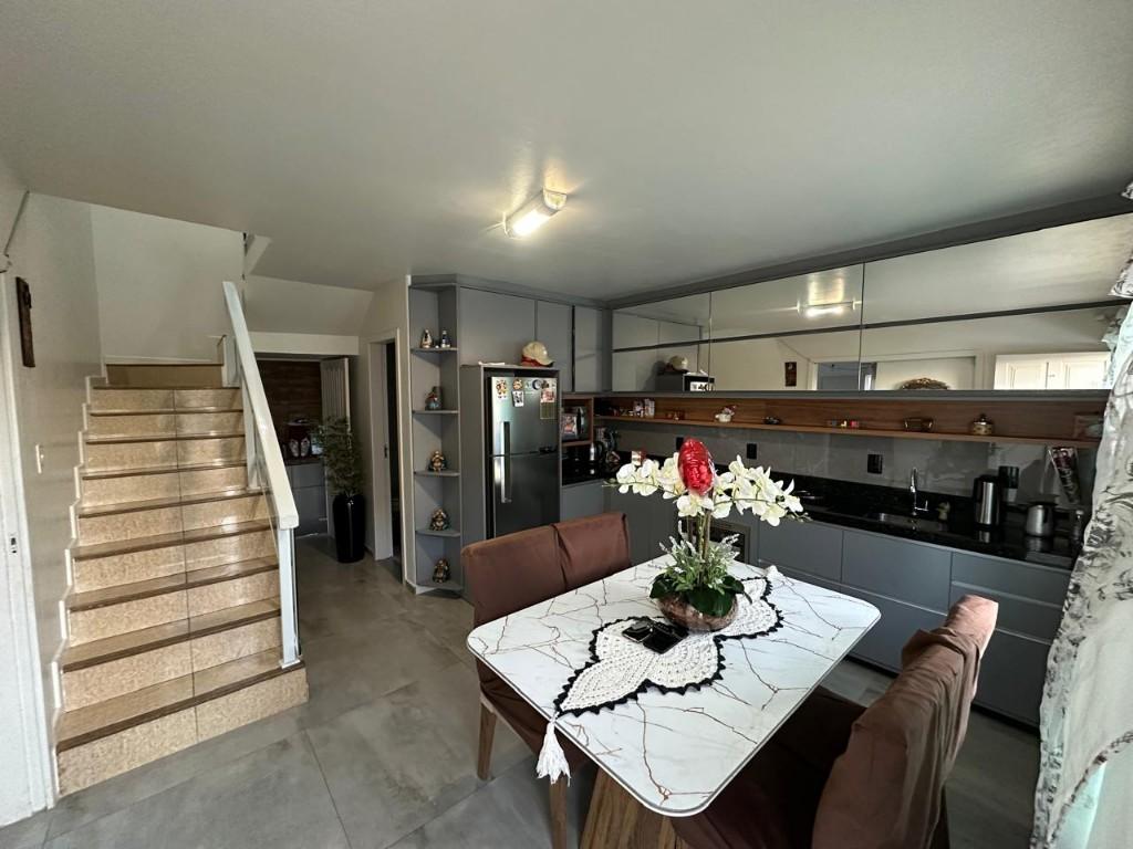 Casa em Alto Aririú, Palhoça. 3 quartos, 210m². Imagem 1 de 14